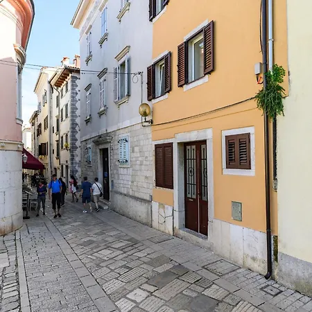 In Near Old Town Apartamento