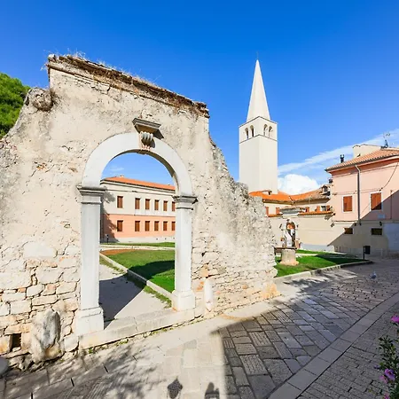 In Near Old Town Appartement