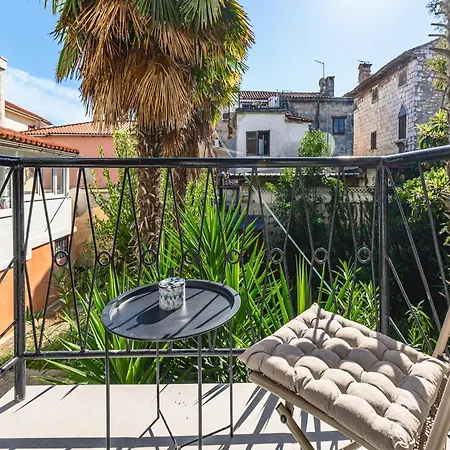 In Near Old Town Appartement